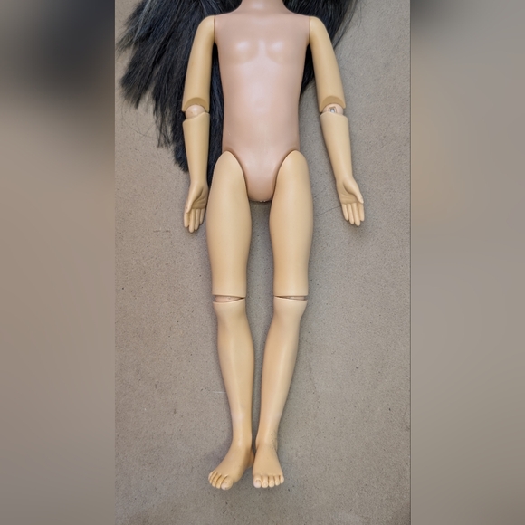 Barbie | 2005 Teen Trends Kianna Doll, 17" Articulated Doll - Picture 12 of 15